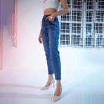Women Blue Pure Cotton Relaxed Fit High-Rise Clean Look Cropped Jeans